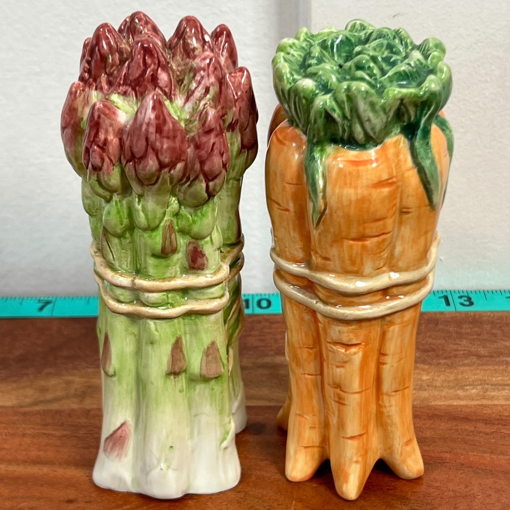 Fitz and Floyd Classics Le Canard Asparagus and Carrot Salt and Pepper Shakers